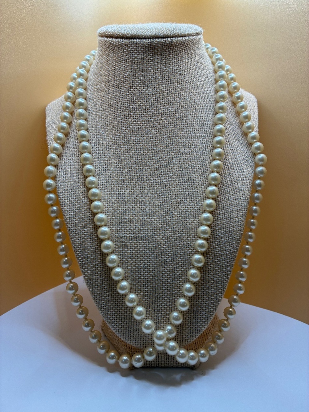 Vintage Elegant Single Pearl Cream Gold Clasp Necklace